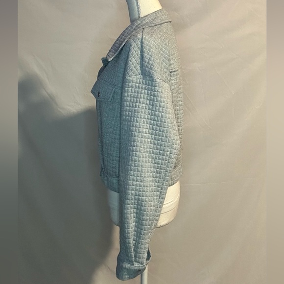 Simple and stylish jacket for everyday wear. You can dress it up or down. - Picture 5 of 7